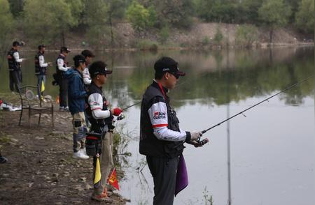 首届北京市路亚钓鱼公开赛：阿布加西亚城市赛的44名选手同场竞技